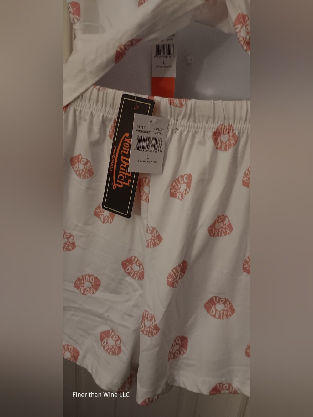 Von Dutch White Tank & Shorts with Pink Lip Print 2pc Set Women's Size L NWT - Picture 4 of 5